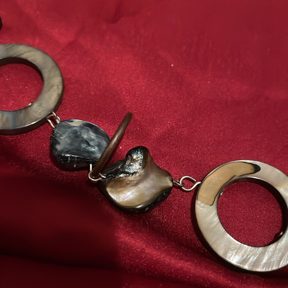 Fashion Jewelry Black and Gold Circle Necklace - Picture 3 of 5